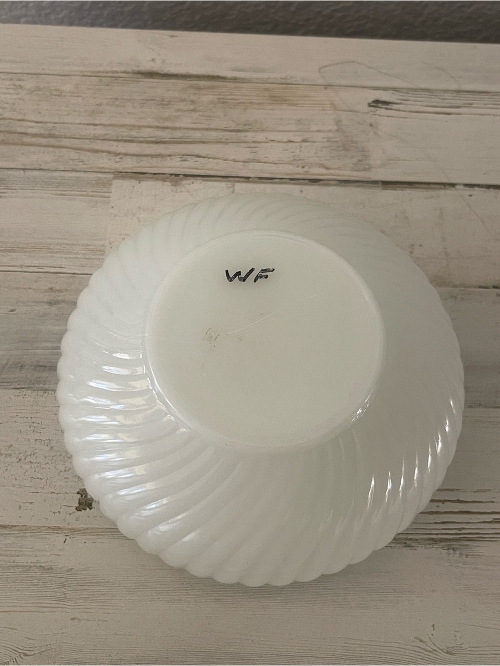 Vintage Fire King Milk Glass Ribbed Swirl Bulb Bowl - Picture 4 of 6